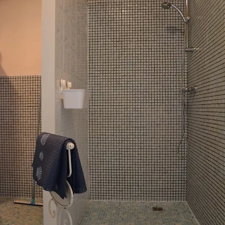 Au Passage Du Gois Bed & Breakfast 4*